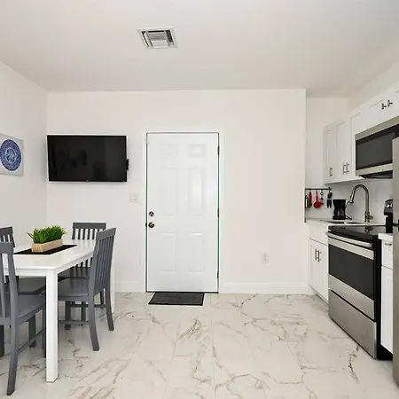 Enjoy And Relax Around Fort Lauderdale Area!!